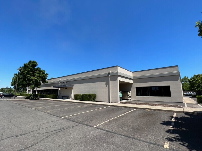 More Photos Of 2892 Crescent Ave, Eugene Office For Lease