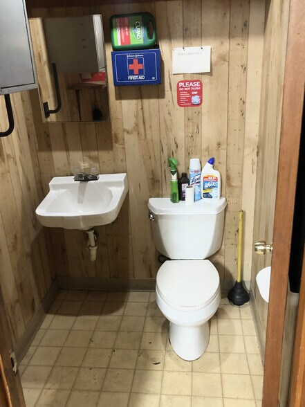 More Photos Of 2641 Delaware Ave, Kenner Service For Lease