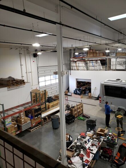 More Photos Of 5544 W 2400 S, West Valley City Showroom For Lease