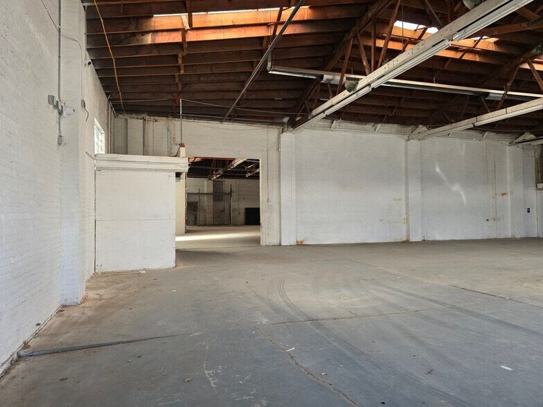 More Photos Of 7829-7839 W Grand Ave, Elmwood Park Warehouse For Sale