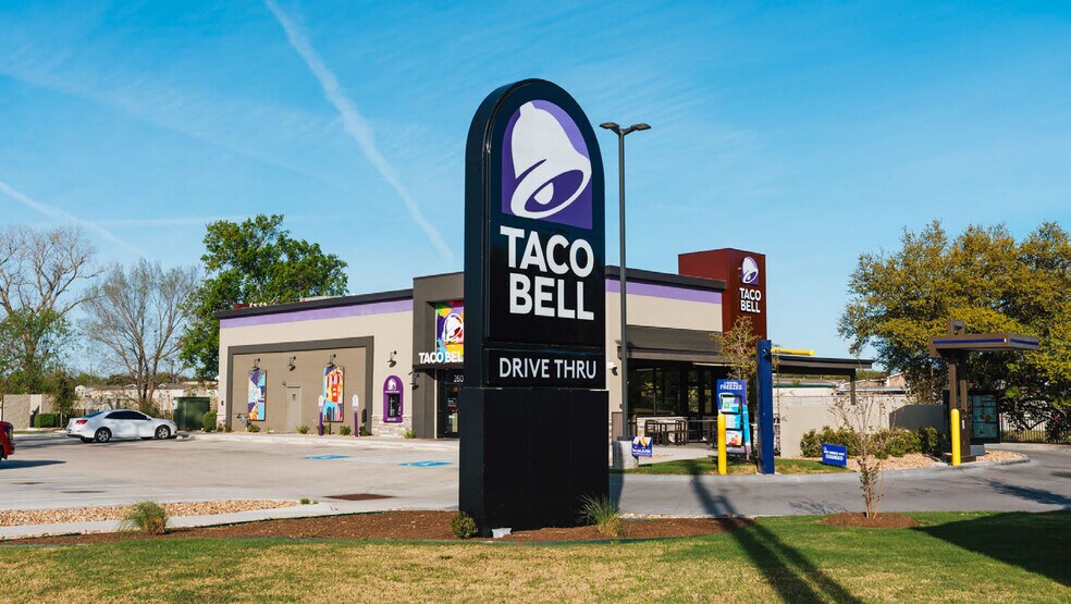 More Photos Of 2600 N Texas Ave, Bryan Fast Food For Sale