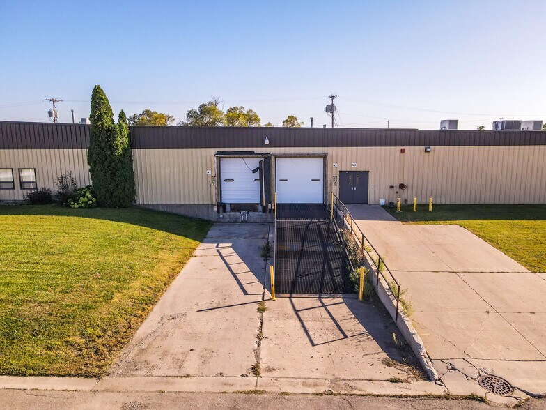 More Photos Of 1025 4 Bottle Dr, Valley City Industrial For Lease