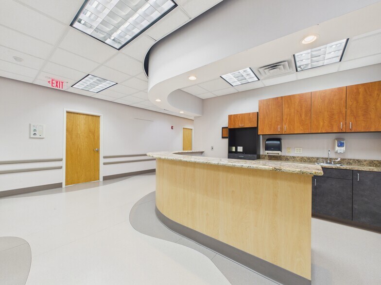 More Photos Of 1000 Centre Brook Ct, Columbus Medical For Sale