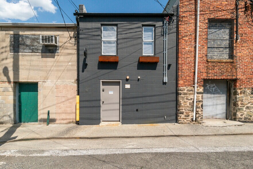 More Photos Of 422 S Highland Ave, Baltimore Storefront Retail Residential For Sale