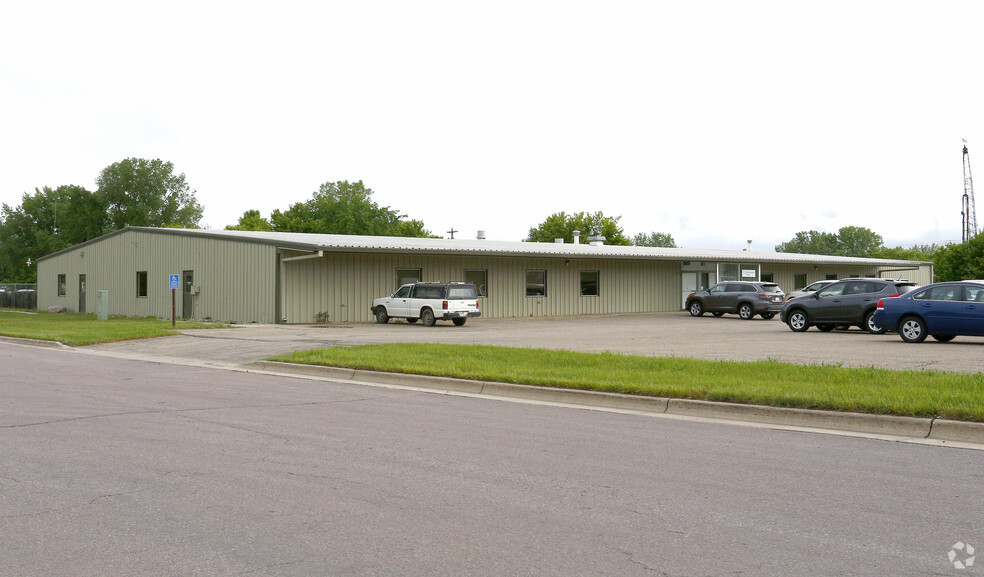 Primary Photo Of 210 20th South St, New Ulm Office For Lease