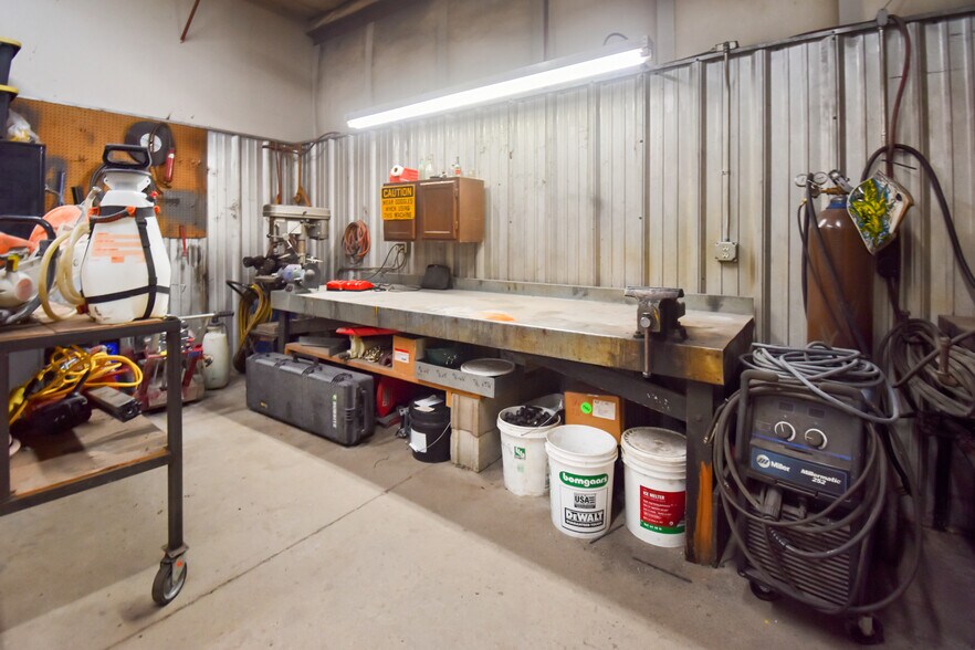 More Photos Of 603 E 2nd St, Ogallala Showroom For Sale