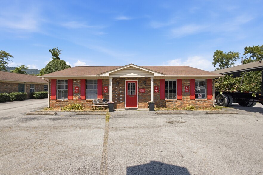 More Photos Of 119 Gateway Ave, Rockwood Office Residential For Sale