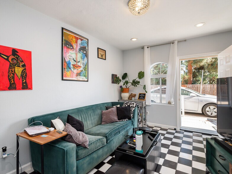 More Photos Of 3420-3430 Wilshire Ter, San Diego Apartments For Sale