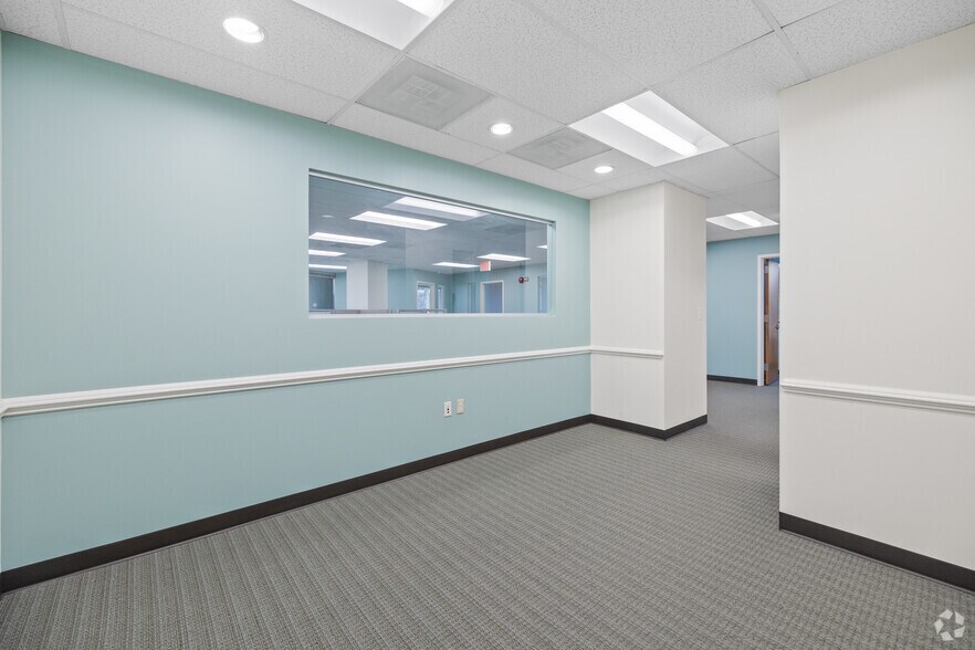 More Photos Of 12011 Lee Jackson Memorial Hwy, Fairfax Medical For Lease