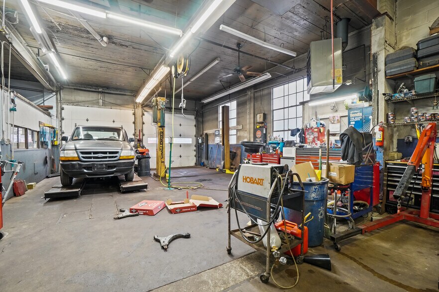 More Photos Of 10 Gansett Ave, Cranston Auto Repair For Sale