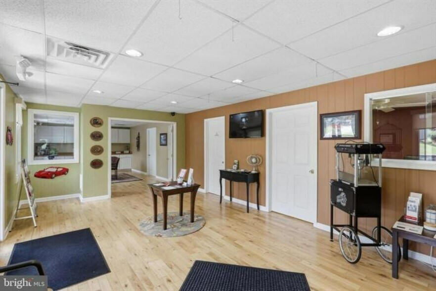 More Photos Of 23 S Colonial Dr, Hagerstown Office For Sale