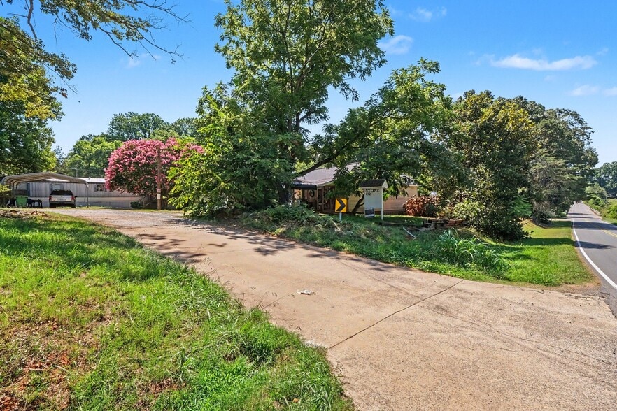 More Photos Of 1678 Stone Street Ext, Mebane Manufactured Housing Mobile Home Park For Sale