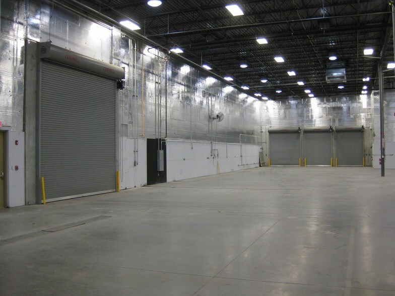 More Photos Of 2906 Corporate Way, Palmetto Manufacturing For Lease