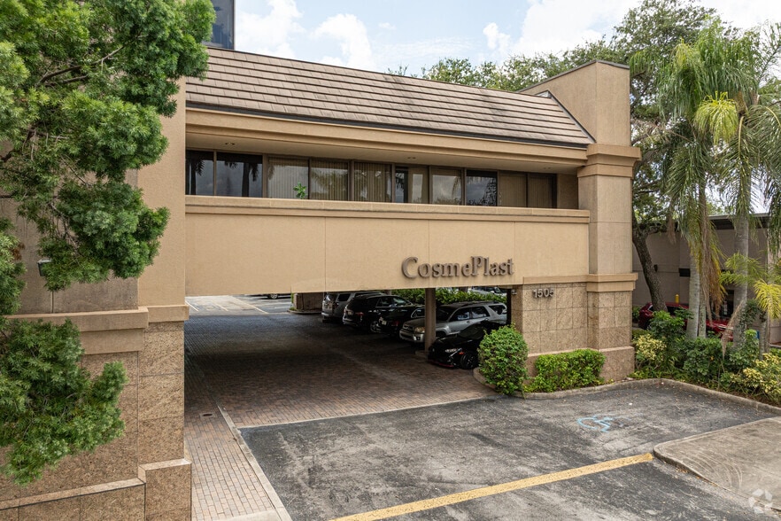 More Photos Of 1505 N University Dr, Coral Springs Medical For Sale