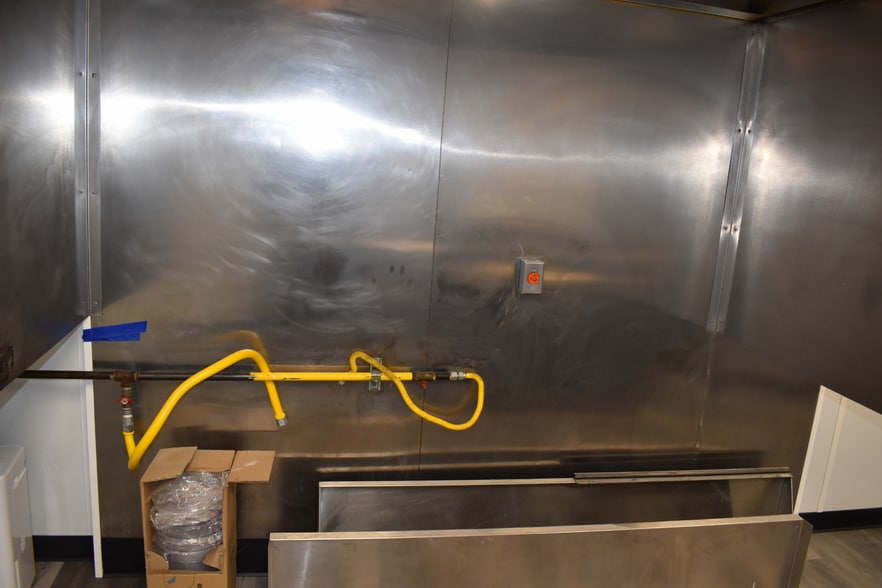 More Photos Of 80820 Main St, Memphis Storefront For Sale