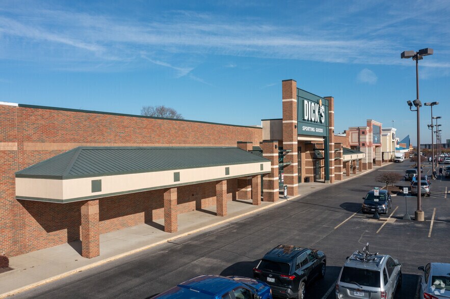More Photos Of 650 Eastgate South Dr, Cincinnati Storefront For Lease