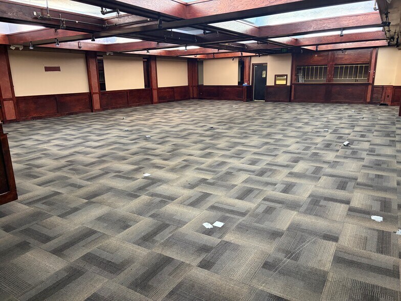 More Photos Of 15739 Ambaum Blvd SW, Burien Restaurant For Sale
