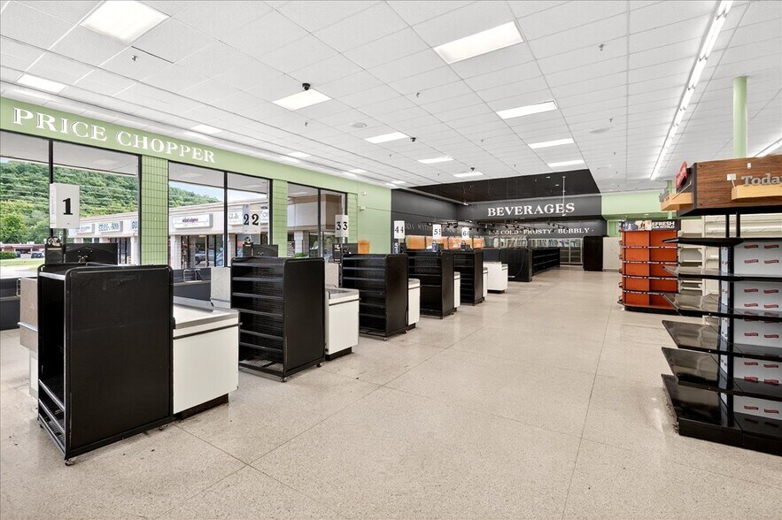 More Photos Of 4634-4639 Gravois Rd, House Spgs, House Springs Supermarket For Lease
