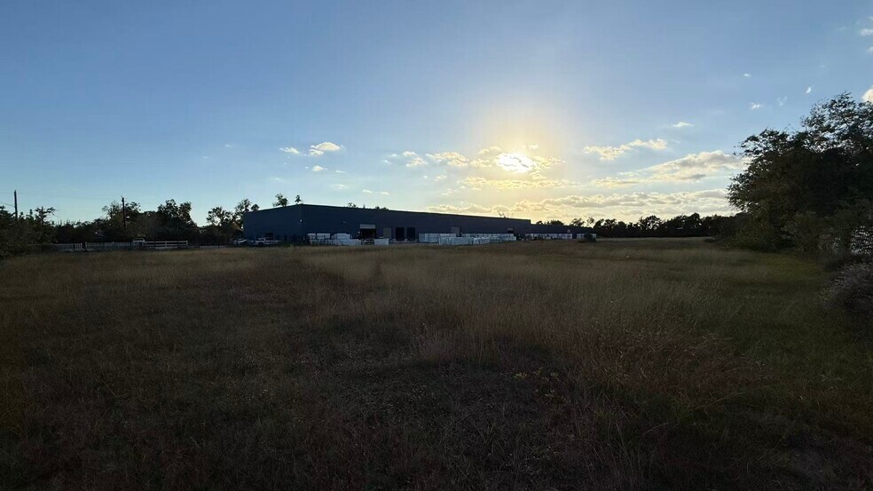 More Photos Of 6511 N Wayside Dr, Houston Warehouse For Sale