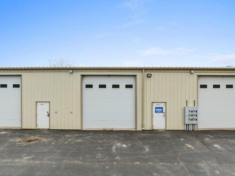 More Photos Of 2520 SE 20th Ave, Minot Self Storage For Sale
