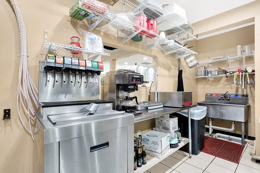 More Photos Of 2023 E Southeastern Ave, Indianapolis Restaurant For Sale