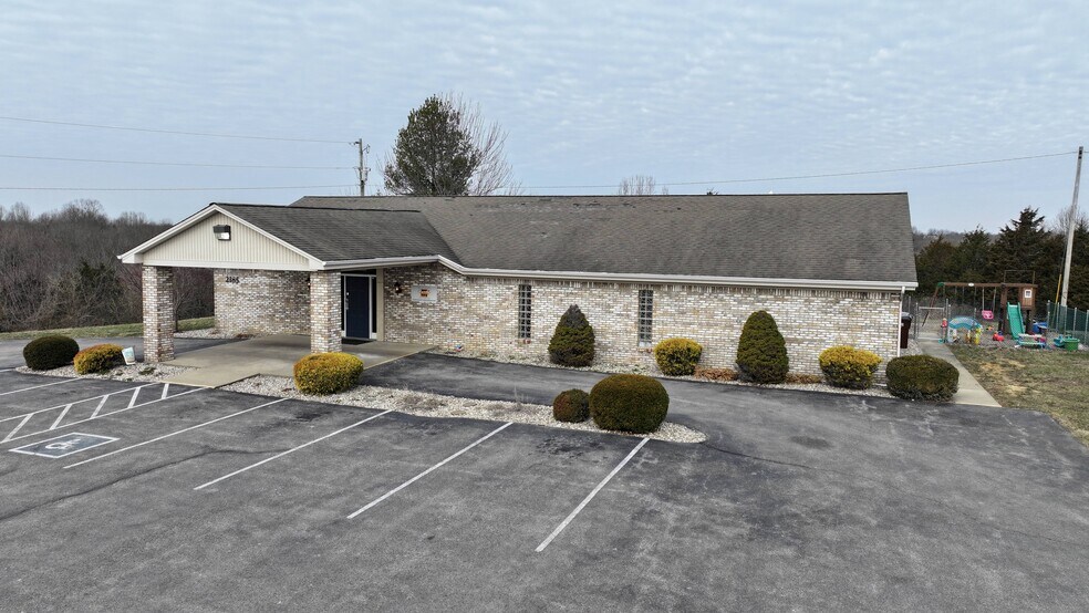 More Photos Of 2185 Highway 127 S, Owenton Office For Sale