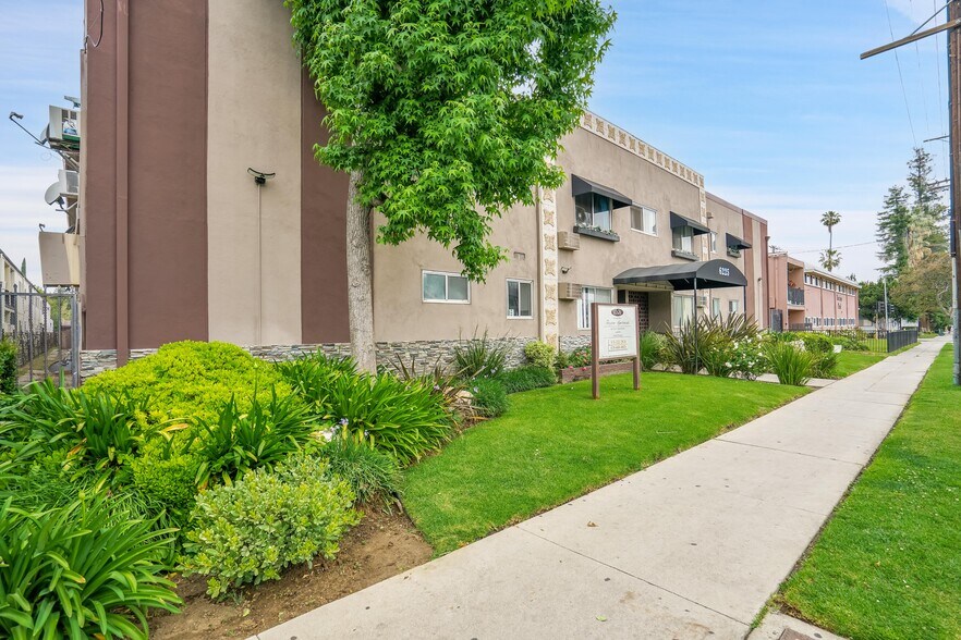 More Photos Of 6225 Reseda Blvd, Tarzana Apartments For Sale