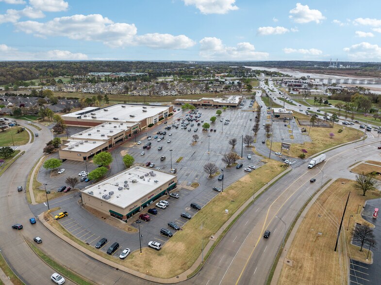 More Photos Of 9595 S Delaware Ave, Tulsa Unknown For Lease