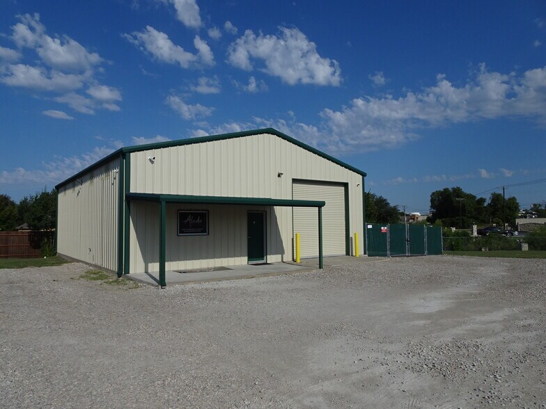More Photos Of 10200 E Bankhead Hwy, Aledo Warehouse For Lease