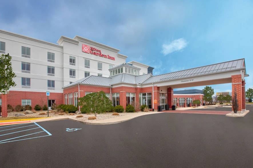 Primary Photo Of 1300 Cinema Way, Benton Harbor Hotel For Sale
