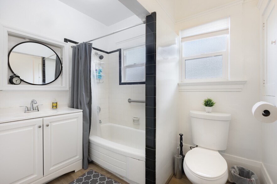 More Photos Of 400 Lagunitas Ave, Oakland Apartments For Sale