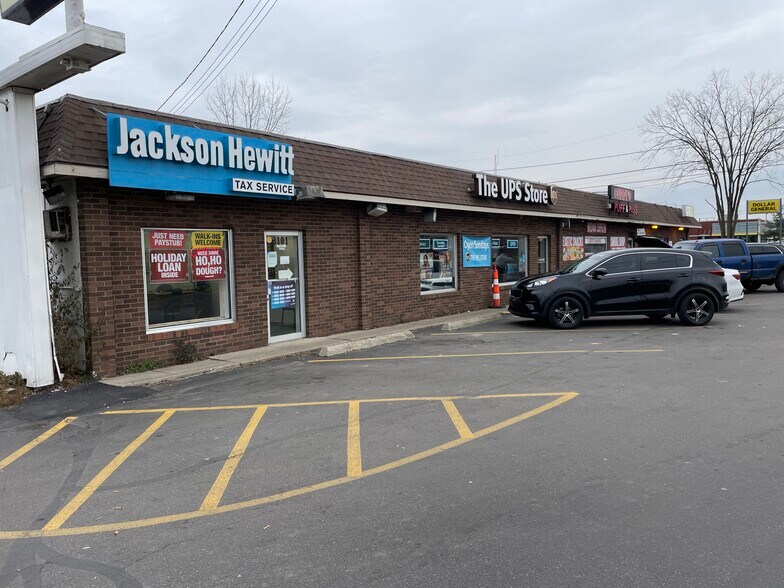 More Photos Of 3101-3109 S Martin Luther King Jr Blvd, Lansing Freestanding For Sale