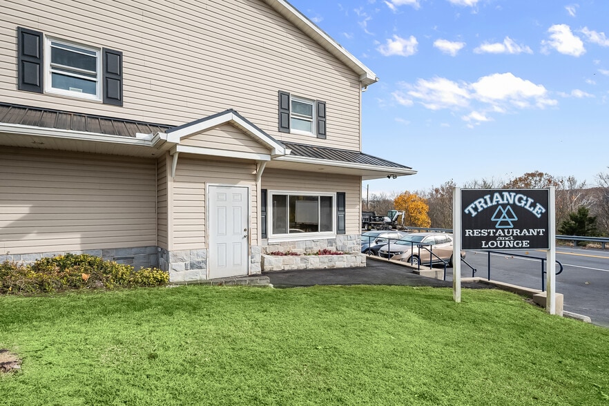 More Photos Of 200 E Main St, Hancock Restaurant For Sale