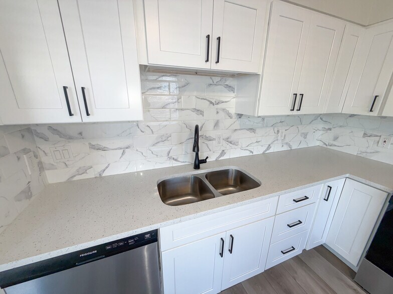 More Photos Of 126 E 1st North St, Mesquite Multifamily For Sale