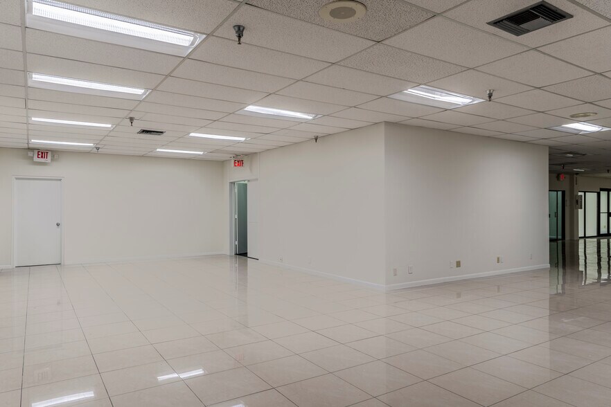 More Photos Of 5400 NW 35th Ave, Fort Lauderdale Warehouse For Lease