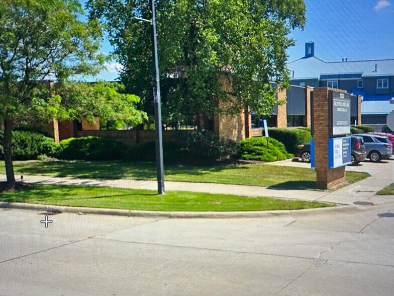 More Photos Of 3323 Biddle Ave, Wyandotte Office For Sale
