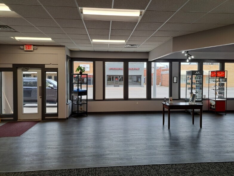 More Photos Of 139 W 3rd St, Chadron Storefront For Sale