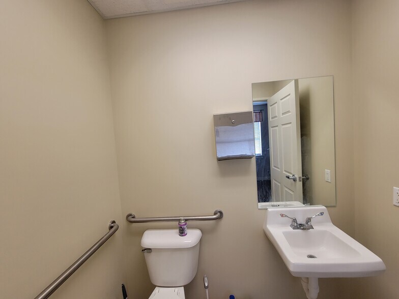 More Photos Of 411-423 N Orem Blvd, Orem Medical For Lease