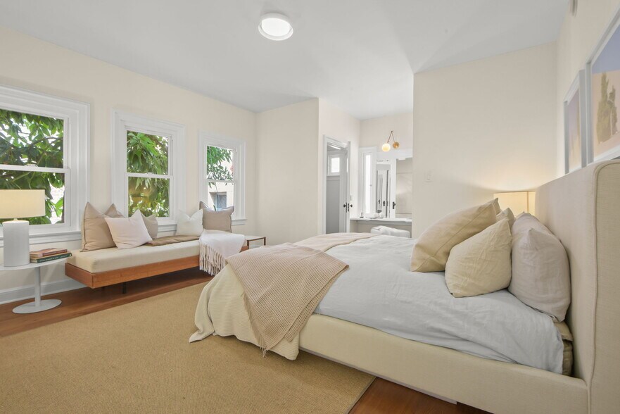 More Photos Of 320 S Kingsley Dr, Los Angeles Apartments For Sale