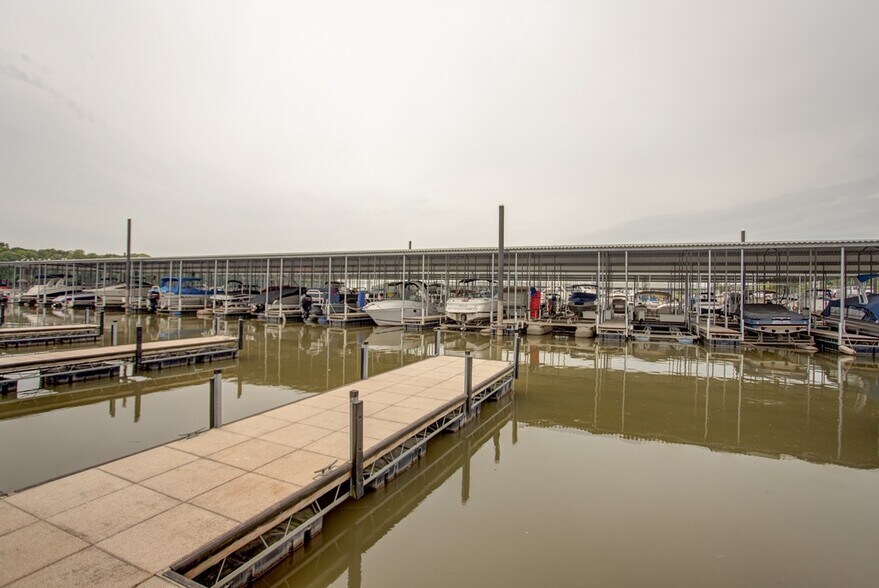More Photos Of 215 W Water St, Grafton Marina For Sale