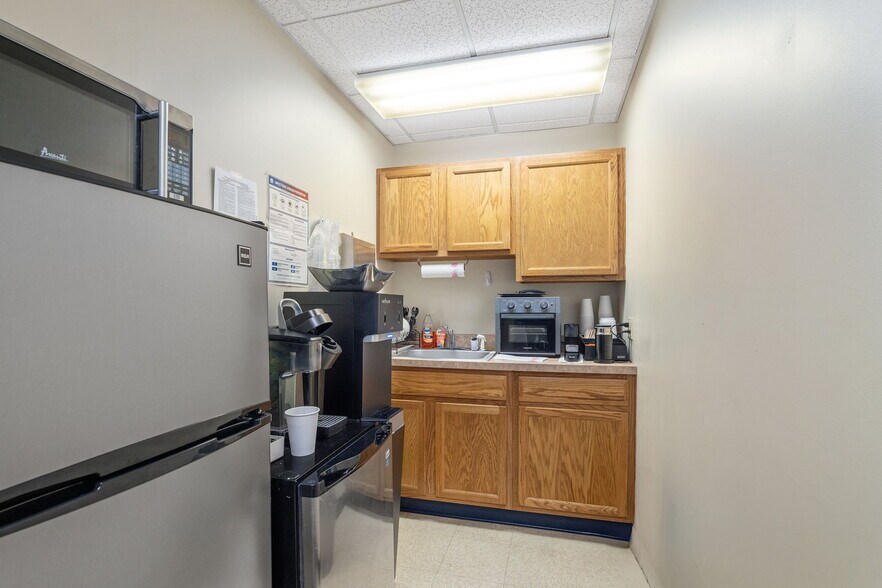 More Photos Of 19 Dove St, Albany Coworking Space