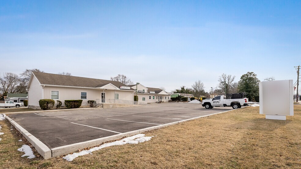 More Photos Of 2004 Bayshore Rd, Villas Medical For Sale