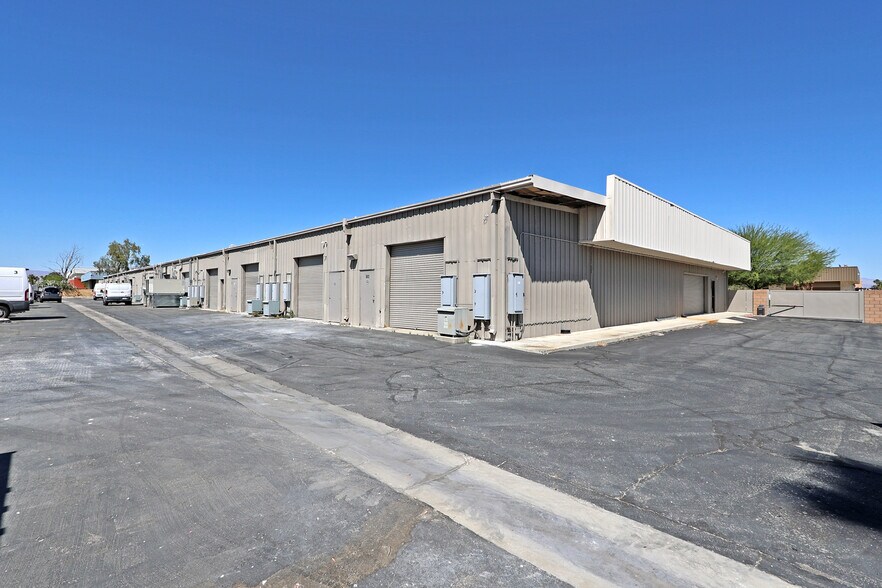 More Photos Of 1251 Montalvo Way, Palm Springs Manufacturing For Lease