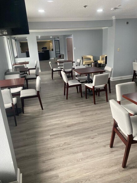 More Photos Of 84 S Park Dr, Colchester Hotel For Sale