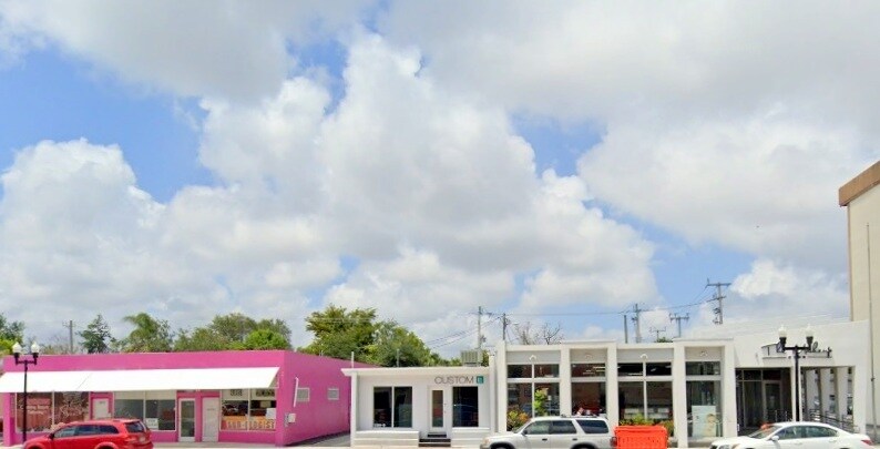 More Photos Of 2205-2211 Hollywood Blvd, Hollywood Storefront Retail Office For Lease