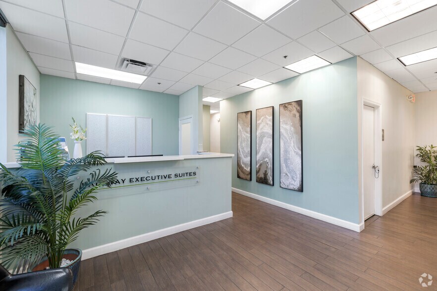 More Photos Of 10 Fairway Dr, Deerfield Beach Office For Lease