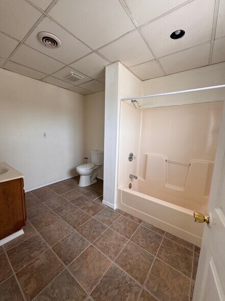 More Photos Of 118 S Lafayette St, Macomb Storefront Retail Residential For Sale