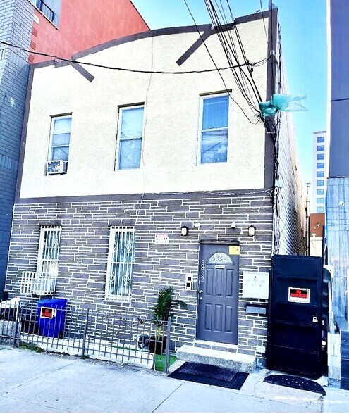 More Photos Of 3832 11th St, Long Island City Land For Sale