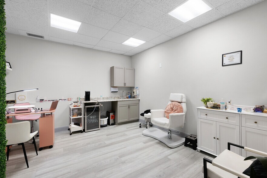 More Photos Of , Fort Myers Office For Sale