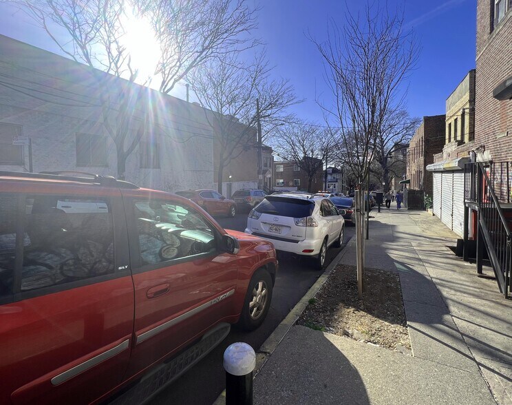 More Photos Of 4125-4127 White Plains Rd, Bronx General Retail For Sale